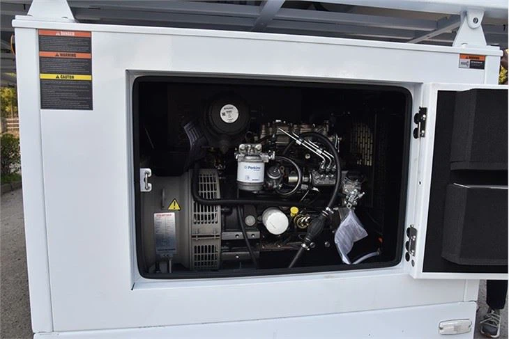 Telecom Mobile Solar Generator With 16 Panels